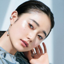 ポイントは目周りのツヤ！ アディクションのスティックハイライトで美肌印象もゲット