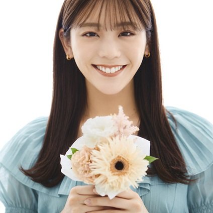 貴島明日香さんのお天気キャスターで培ったセルフメイク術