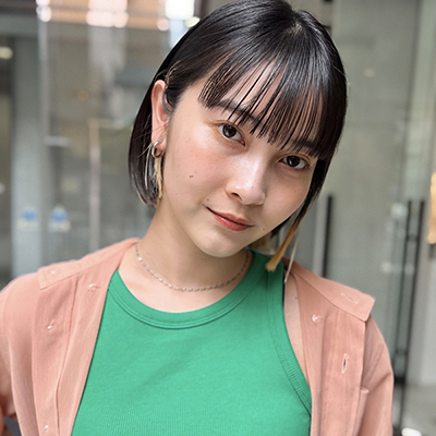 ぱつっとボブ×イヤリングカラー！エッジのきいたおしゃれヘア｜最旬ヘアカタログ