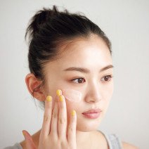 【目指せ毛穴レス肌】夏でも保湿はマスト！ 乳液or軽めクリームで潤いを閉じ込める♪