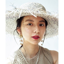 上白石萌歌さんが大胆イメチェン！『美的』8月号で “太陽光盛れ”夏メイクでドラマティックな６Lookを披露
