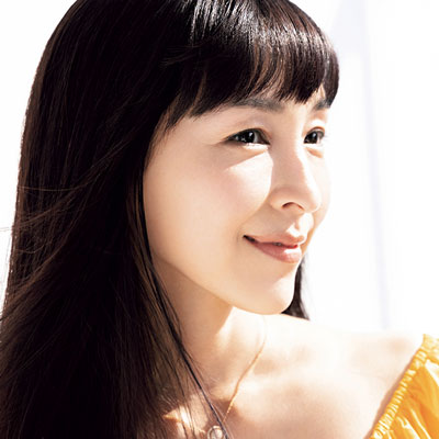 麻生久美子さん「少しの自分時間で気が楽に。モヤモヤは季節のせいに