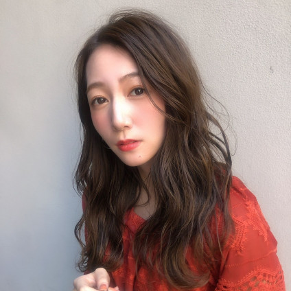 ロングウエーブと「オレンジベージュ」の優しいお姉さんヘア