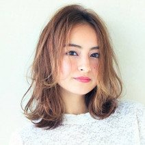 骨格のお悩み解消！【四角型・セミロングさん】の似合わせスタイリング方法