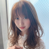 骨格のお悩み解消！【丸顔・セミロングさん】の似合わせスタイリング方法