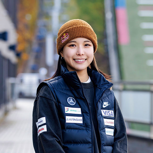 スキージャンプ選手 高梨沙羅さんの 汗でくずさないポーチの中身 を大公開 スポーツ中でも汗に負けないおすすめのアイテムは 美的 Com スキージャンプ選手 高梨沙羅さんの 汗でくずさないポーチの中身 を大公開 スポーツ中でも汗に負けないおすすめのアイテムは 美的 Com