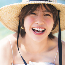 女優・佐久間由衣が行く！ 美的な旅＠沖縄｜宿、食、癒し、遊び…この夏の最強プラン♪