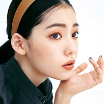 なじみすぎない主役級の存在感！ スナイデル ビューティのベージュリップで盛る♪