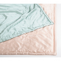 汗で体がベタついて気持ち良く眠れない…おすすめのパジャマや寝具は？