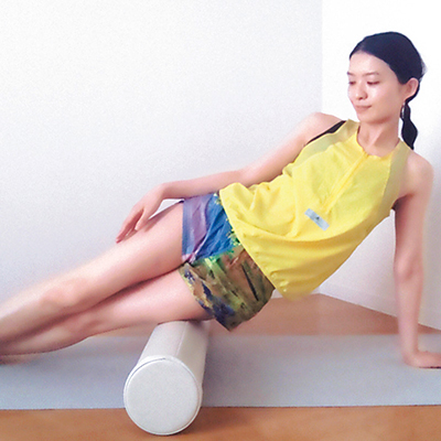 ガサガサかかとのケア法は？むくみや冷えには何が効く？モデルに聞く美脚の秘訣【Q＆A】