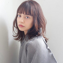 今秋注目のミディ！大人の抜け感＆モードMIXな重ゆるヘア｜最旬ヘアカタログ