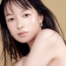 最旬ベースメイク｜「色っぽツヤ肌」はこう作る！ おすすめアイテム＆簡単メイク方法