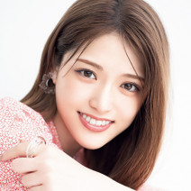 松村沙友理さんの透明感メイクのマイルール｜素の魅力を生かすつもりで丁寧にメイクします