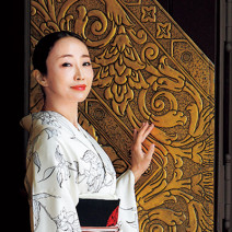 神崎恵さんと歩く「最新ラグジュアリー京都」。古き良き佇まいの中に、新しいお店をたくさん発見！｜美的GRAND