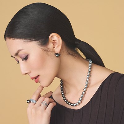 ミキモトのPASSIONOIR  漆黒の珠は「洗練の極み」【グラン世代を美しくする「肌映えウォッチ＆ジュエリー」第8回『ミキモトのPASSIONOIR』】
