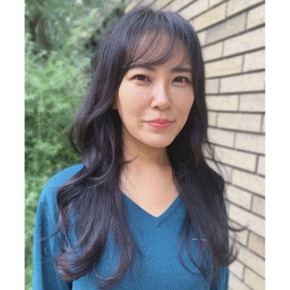 毎日きれいに決まる！姫カットとレイヤーで作る黒髪ロングの大人ウエーブ
