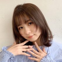 猫っ毛さんでも決まる！小顔効果◎のレイヤーウルフミディ秋色スタイル