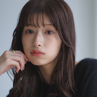 再現性が高いお洒落ヘア！ツヤ見せカラーのぷつっと感ミディ｜最旬ヘアカタログ