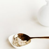 男性の混合肌の秘密！ スクラブ＆炭入り洗顔の気をつけるべきポイント｜あきば美容研究生のメンズ美容塾 vol.128