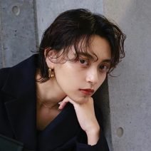 パーマで簡単スタイリング！可愛くかっこいいジェンダーレスショート｜最旬ヘアカタログ