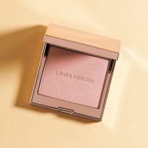 【最新ハイライター＆ブロンザーランキング】柔らかな立体感をテクなしでかなえる！ 1位に輝いたのは？｜『美的』2022年下半期ベストコスメ