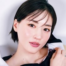 綾瀬はるかさん「最近はショートヘアに合わせたメイクを楽しんでいます」【2022年『美的』ベストビューティウーマン1位受賞】