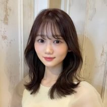 寒い時期に映える・透明感が抜群な暗髪ミディアム