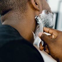 肌に負担のかけない優しいシェービングでヒゲを剃ろう｜あきば美容研究生のメンズ美容塾 vol.132