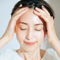 【朝のスキンケア】憧れの“湯気ツヤ肌”になれる♪ 有村実樹さんのモーニング美容ルーティン
