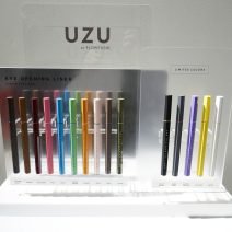 UZU BY FLOWFUSHIのリキッドアイライナーがアップデート！圧巻のカラバリを全色スウォッチ