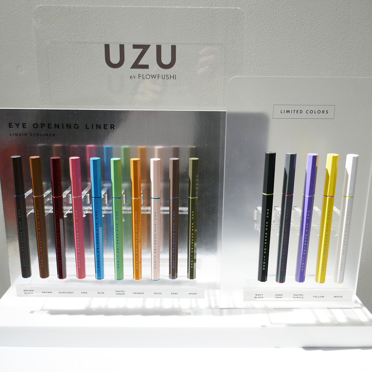 UZU BY FLOWFUSHIのリキッドアイライナーがアップデート！圧巻のカラバリを全色スウォッチ