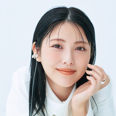 浜辺美波さん「言葉遣いや仕草、周りへの気遣い…2023年は人として素敵