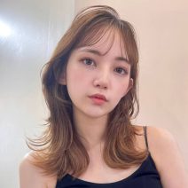 浮遊感抜群・くびれミディのひし形シルエットスタイル
