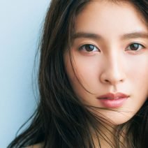 土屋太鳳さん「お風呂上がりやパック後の透明感あふれる肌が理想」｜肌、メイク、ボディ…キレイを作る3つのキーワード