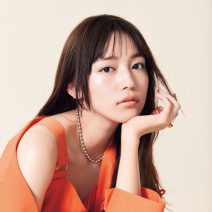 川口春奈さん「最近の休日はもっぱら犬サービス（笑）何気ない時間がいちばん幸せ」｜『美的』4月号スペシャルインタビュー