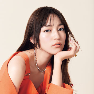 川口春奈さん「最近の休日はもっぱら犬サービス（笑）何気ない時間がいちばん幸せ」｜『美的』4月号スペシャルインタビュー