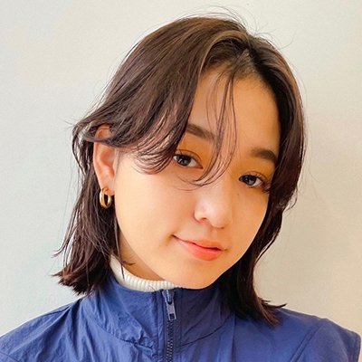 頬ラインバングで、今っぽい毛流れに！ 伸ばしかけでもお洒落なひし形ロブ｜最旬ヘアカタログ