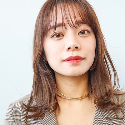 面長カバー＆小顔を叶えるお洒落ヘア！5分でできる今どきミディ｜最旬ヘアカタログ