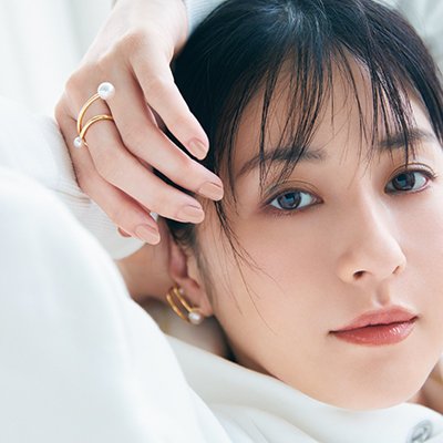 大人の休日リップメイク。THREEのティントグロスでリラックスムード｜美的GRAND