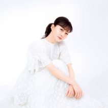石井美保さん「ピンクは憧れであり目標の色」｜ピンクが似合う女性でいるために心掛けていることとは？