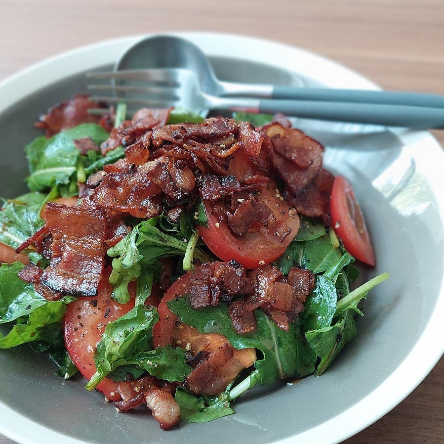 ベーコン・ルッコラ・トマトで元気もキレイも上げる！「BRTサラダ バルサミコハニー風味」【Today’s SALAD #235】