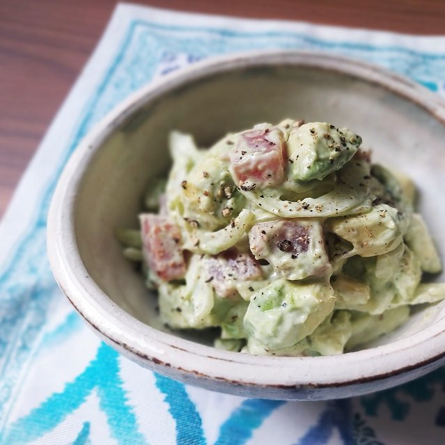 ココナッツオイルが味の決め手のヘルシー美人サラダ「アボカド×まぐろのタヒチアンサラダ」【Today’s SALAD #237】