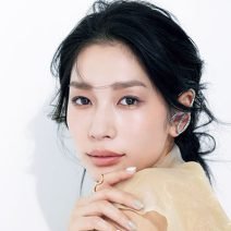 最旬トレンド眉は「存在感薄めのうぶふわベージュ眉」！ 描き方を人気H&Mの長井かおりさんがレクチャー