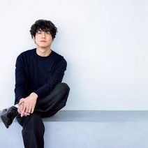 坂口健太郎さん「人との距離感の“材質”を考えています」│映画『 サイド バイ サイド 隣にいる人』スペシャルインタビュー