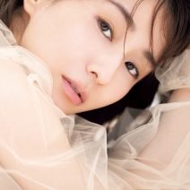 田中みな実の【大人のピンクリップ】最近はこの3本をポーチにIN！ 愛用コスメを大公開