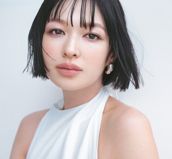 この夏、有名ヘア＆メイクがおすすめ！ 多幸感溢れる「令嬢メイク」が流行の予感