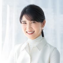 45歳の今、シミ悩みなし！ 医師、3人の子の母でもある友利 新先生ってどんな人？