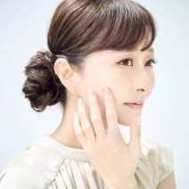 「肌断食」を週1で！石井美保さんがやっている夏美容｜美的GRAND