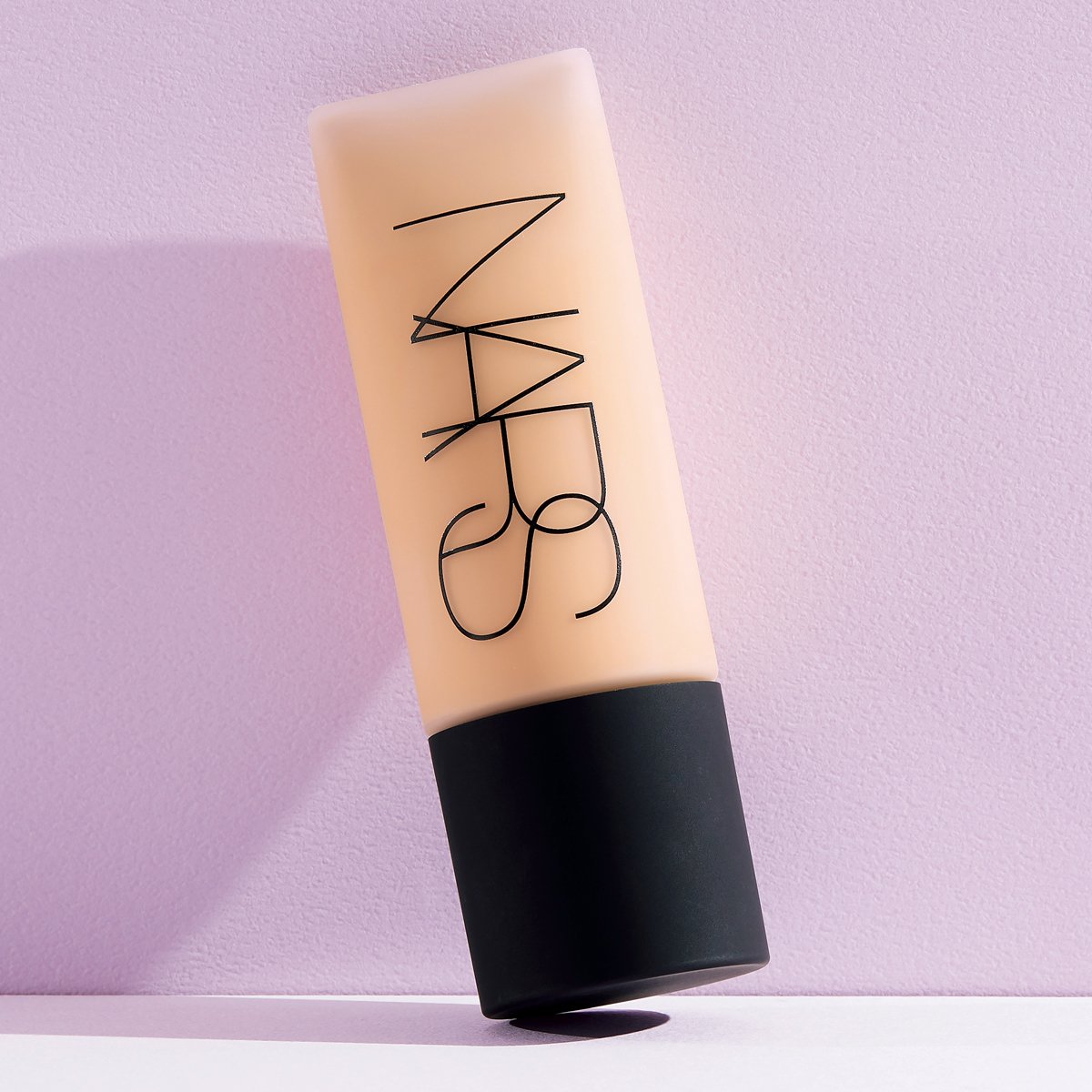 送料無料/新品】 NARS STROMBOLI ソフトマットコンプリート 送料無料/新品】 NARS STROMBOLI ソフトマットコンプリート