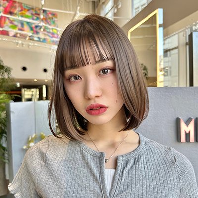 外ハネも内巻きもできる長めボブ｜最旬ヘアカタログ